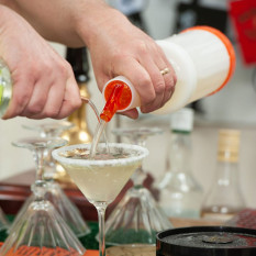 Save & Pour Quart Cocktail Juice Bottle 1 Litre Orange